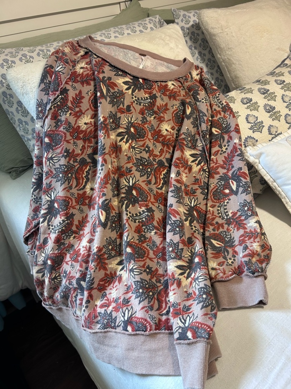 Free People .. Go On Get Floral .. 💕💕💕 Woman’s size Medium